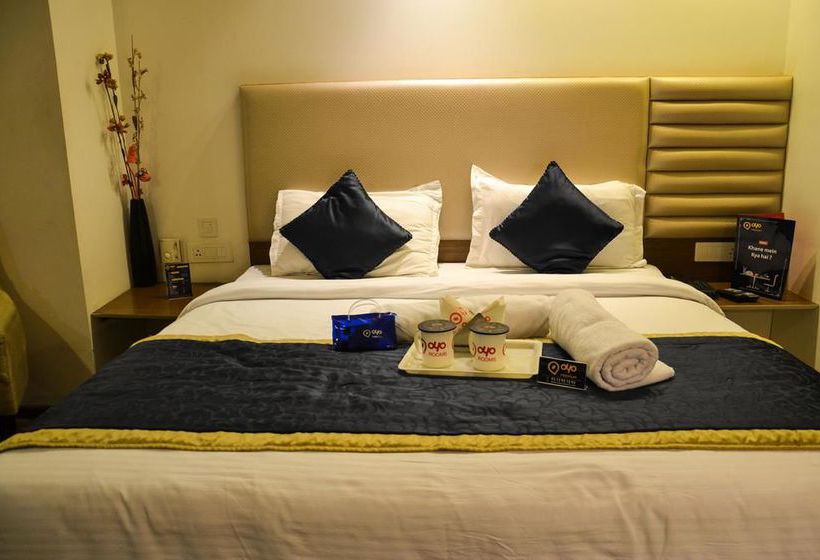 Hotel Oyo Premium Near Sahara Hospital 3