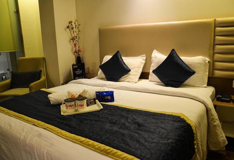 Hotel Oyo Premium Near Sahara Hospital 8