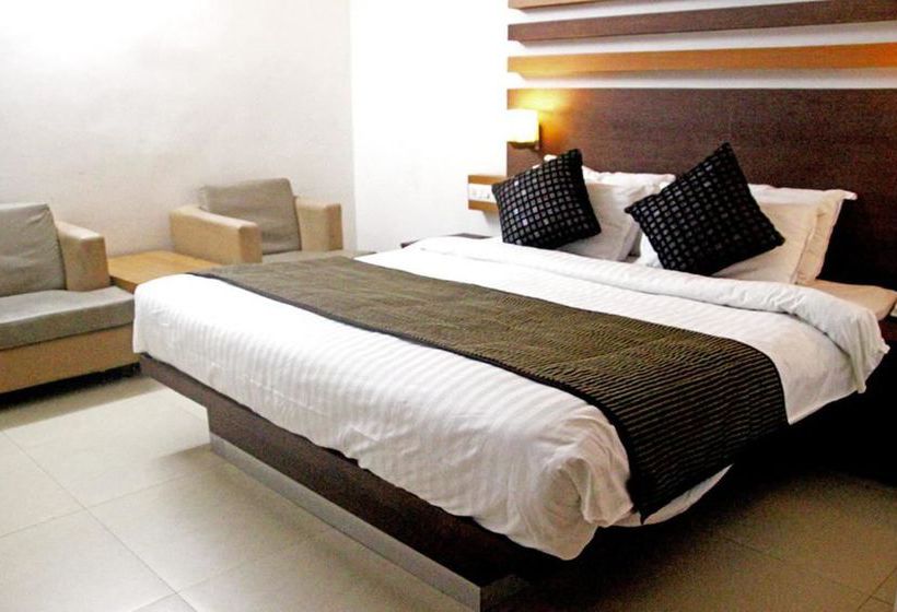 Hotel Oyo Premium Calicut Railway Station 10