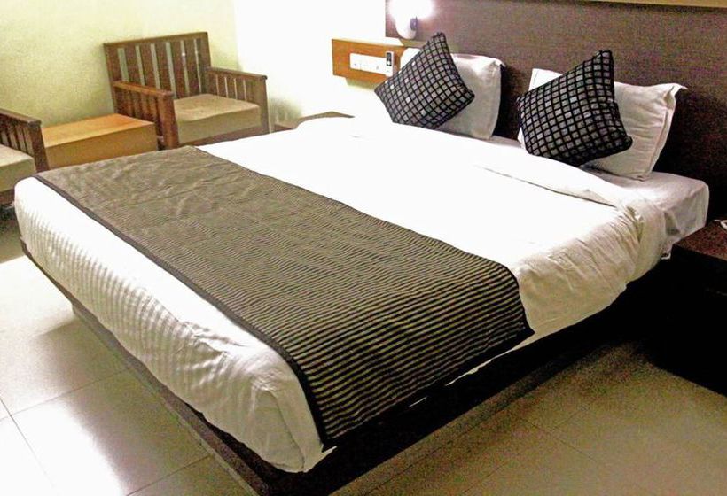 Hotel Oyo Premium Calicut Railway Station 4