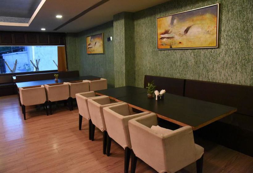 Hotel Oyo Premium Railway Station Patna 2