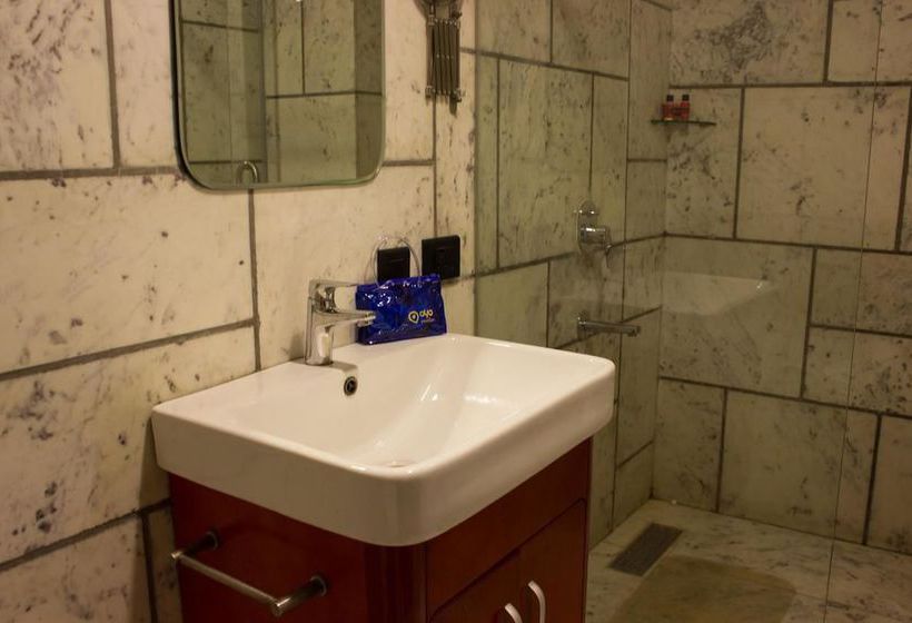 Hotel Oyo Premium Nagpur Airport Road 1