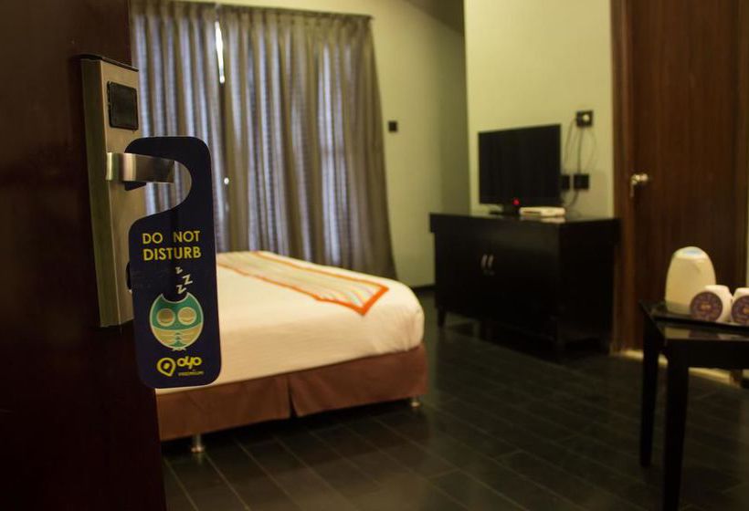 Hotel Oyo Premium Nagpur Airport Road 6