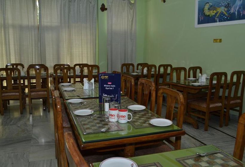 Hotel Oyo Premium Kailash Gate 4