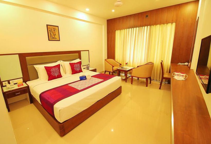 Hotel Oyo Premium Alleppey Iron Bridge 2
