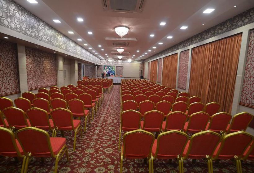 Hotel Oyo Premium Madurai Railway Junction Tamil Nadu