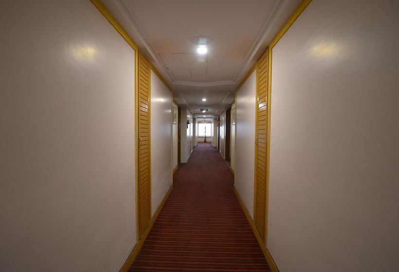 Hotel Oyo Premium Madurai Railway Junction 15