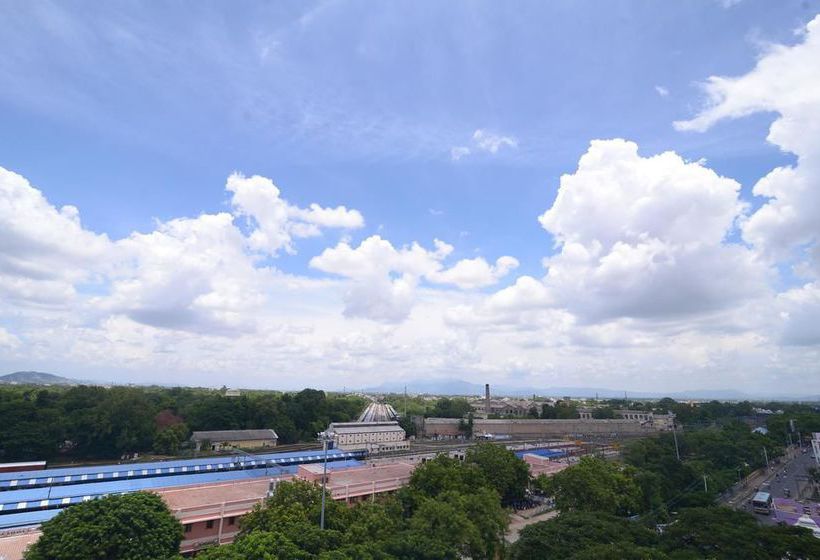 Hotel Oyo Premium Madurai Railway Junction 19