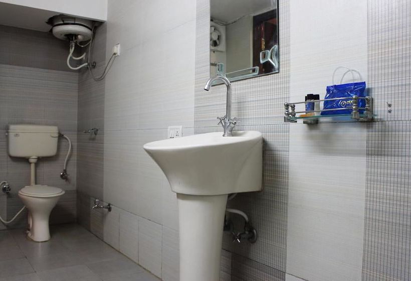 Hotel Oyo Premium Near Mussoorie Public School 12