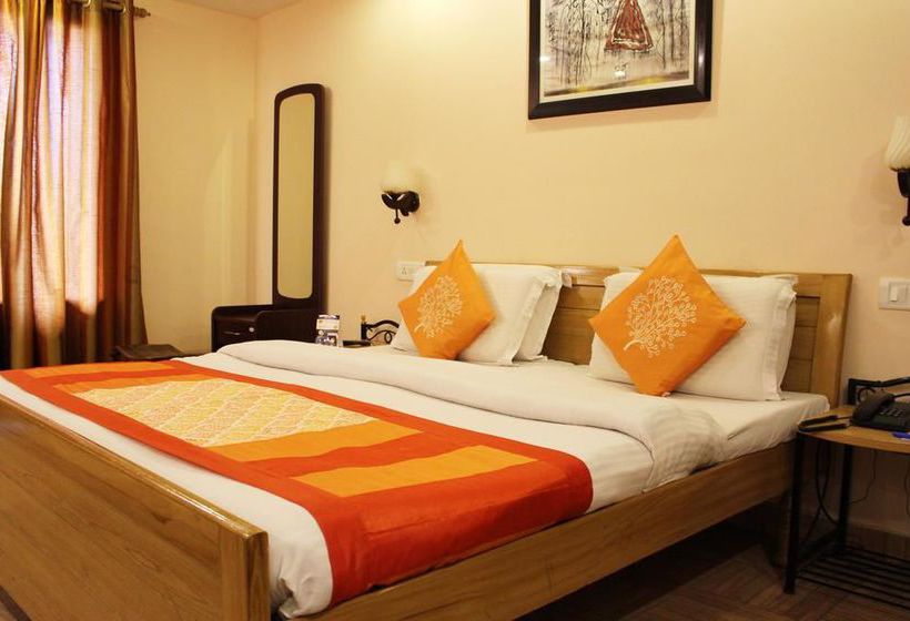 Hotel Oyo Premium Near Mussoorie Public School 13