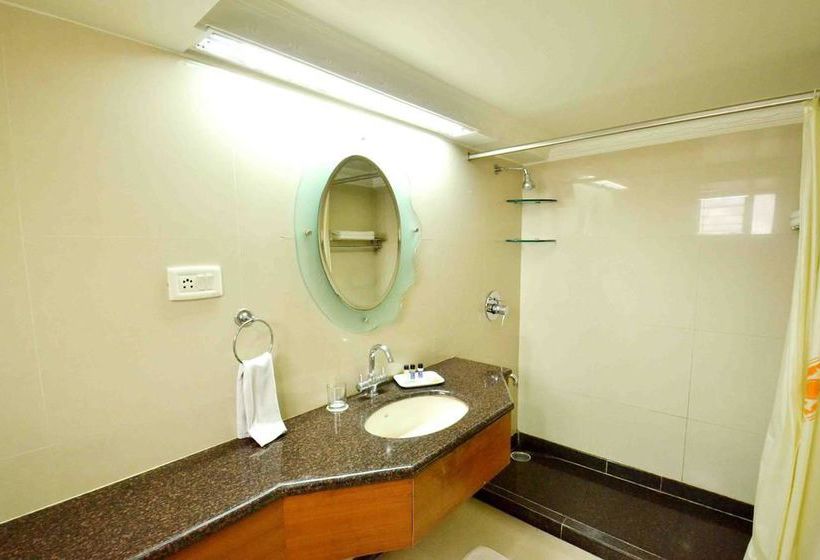 Hotel Oyo Premium Nath Mandir South Tukoganj 1