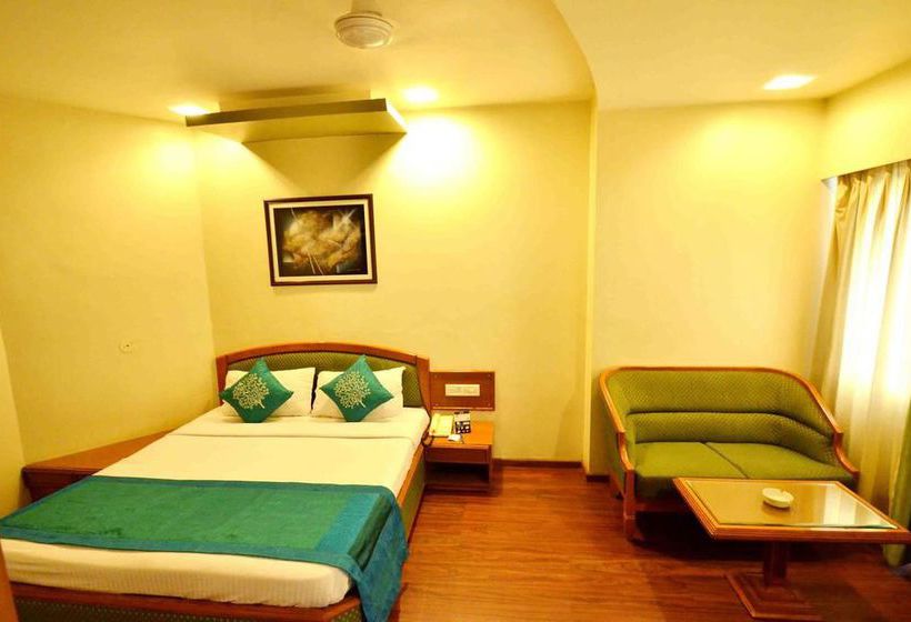 Hotel Oyo Premium Nath Mandir South Tukoganj 12
