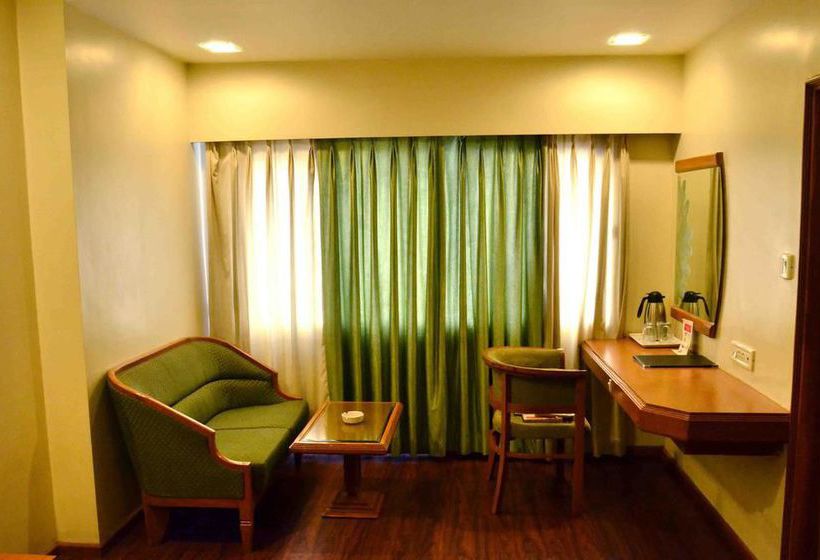 Hotel Oyo Premium Nath Mandir South Tukoganj 15