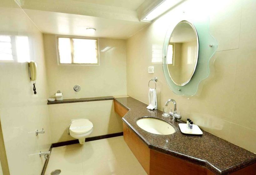 Hotel Oyo Premium Nath Mandir South Tukoganj 4