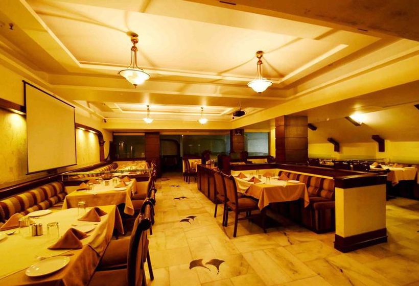 Hotel Oyo Premium Nath Mandir South Tukoganj 6