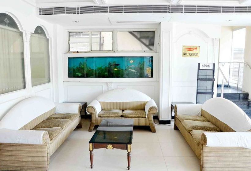 Hotel Oyo Rooms Ti Mall Nath Mandir Road 11