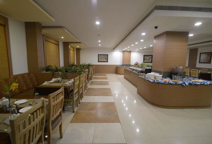 Hotel Oyo Premium Mattuthavani Bus Stand 11