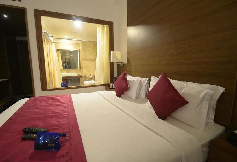 Hotel Oyo Premium Mattuthavani Bus Stand 13