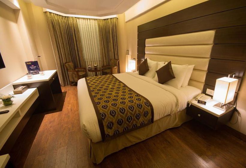 Hotel Oyo Premium New High Court 11