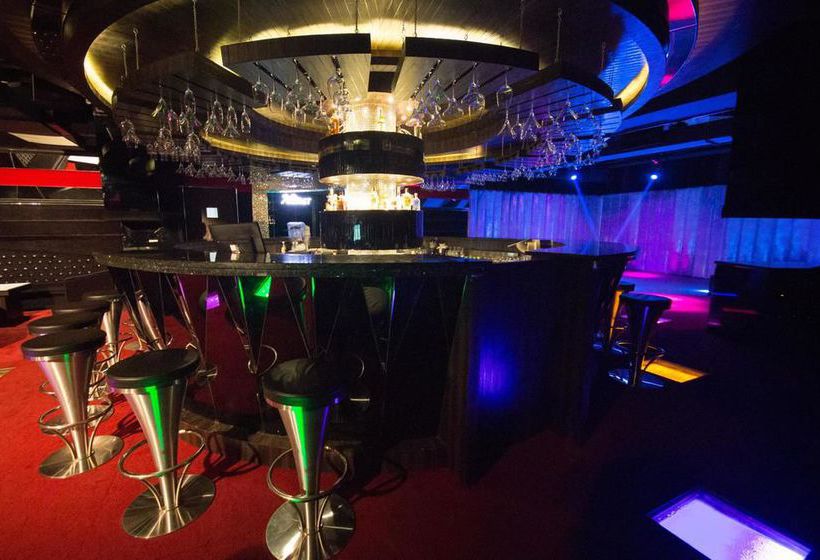 Hotel Oyo Premium New High Court 7