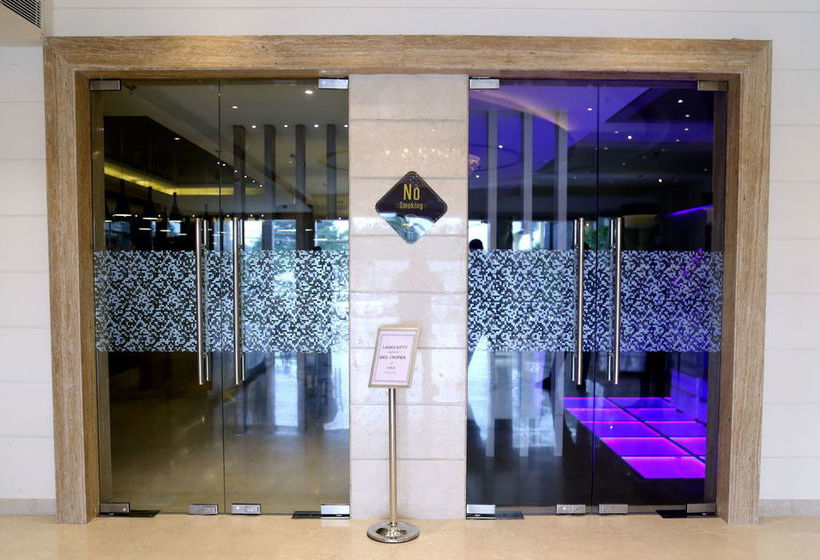 Hotel Oyo Premium Bsf Chowk Main Gt Road 3