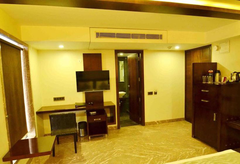 Hotel Oyo Premium Rnt Marg 10