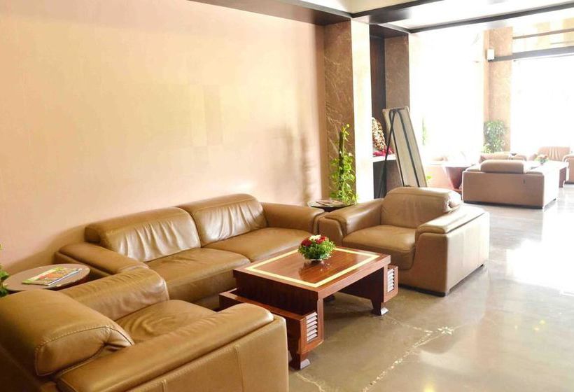 Hotel Oyo Premium Rnt Marg 11