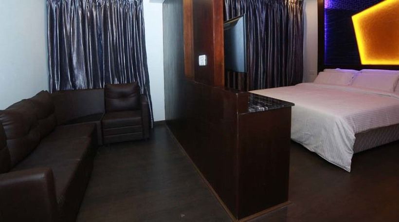 Hotel Maaris Grand 2