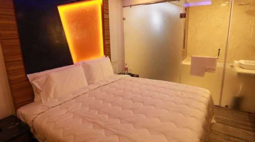 Hotel Maaris Grand 5