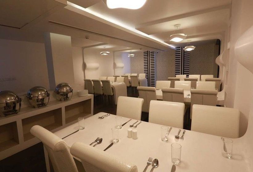 Hotel Maaris Grand 9