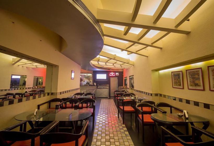 Hotel Oyo Rooms Naveen Market Kanpur 13