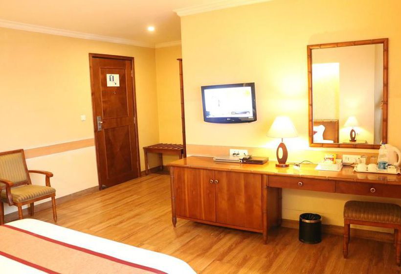 Hotel Oyo Premium Industrial Area Cheema Chowk 1