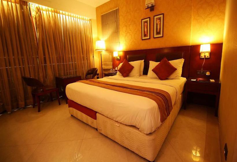 Hotel Oyo Rooms Income Tax Ashram Road 12