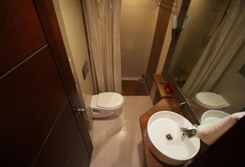 Hotel Oyo Rooms Income Tax Ashram Road 14