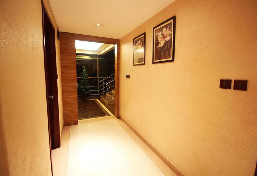 Hotel Oyo Rooms Income Tax Ashram Road 4