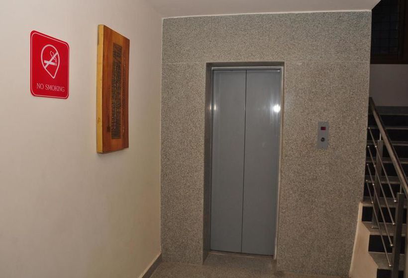 Hotel Oyo Rooms Guru Ram Das Sarai 12