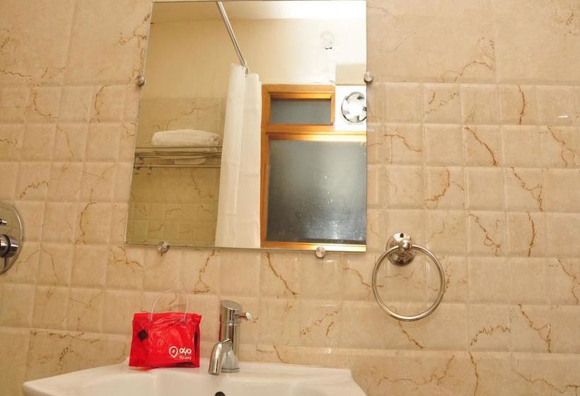 Hotel Oyo Rooms Guru Ram Das Sarai 16