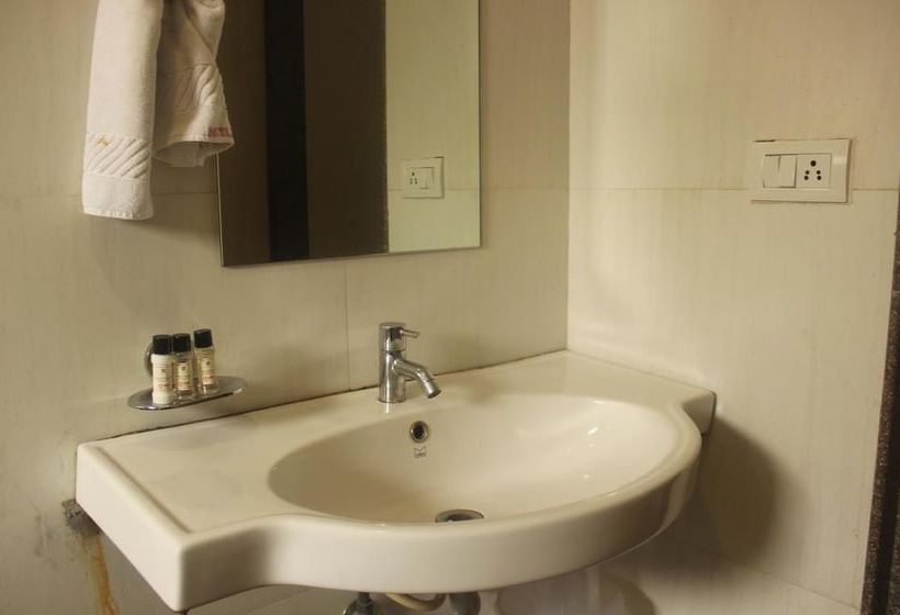 Hotel Oyo Premium Unapani Road 1