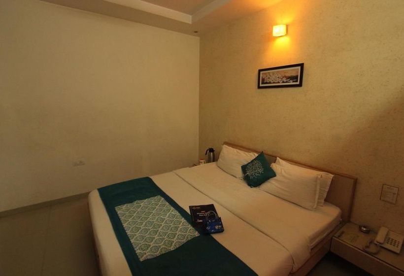 Hotel Oyo Premium Unapani Road 7