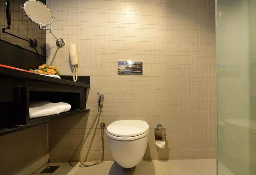 Hotel Oyo Premium Ramavarappadu Circle 16