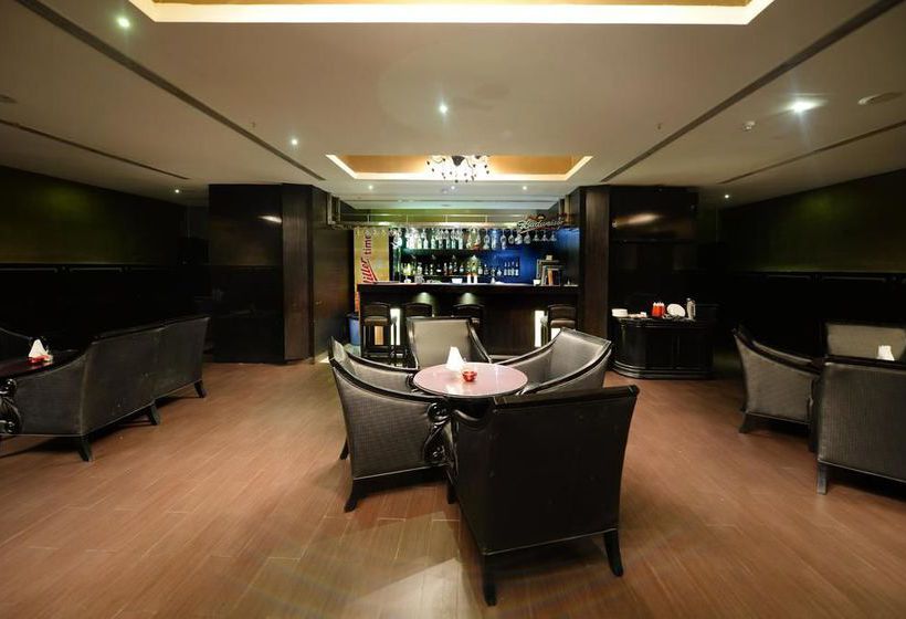 Hotel Oyo Premium Ramavarappadu Circle 2