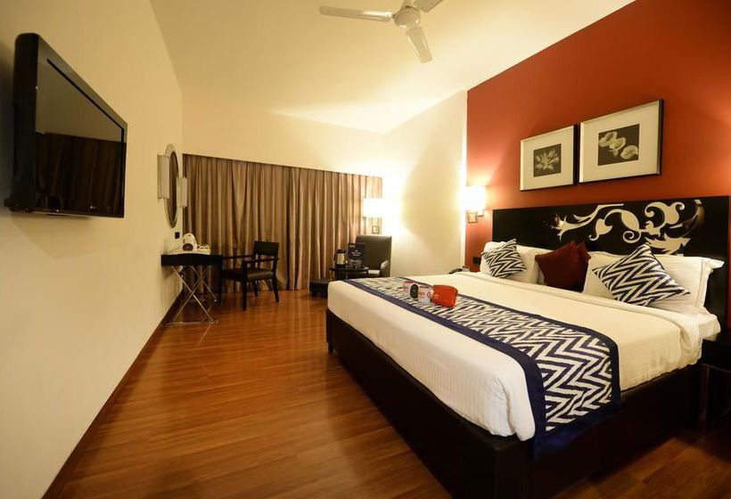 Hotel Oyo Premium Ramavarappadu Circle 4