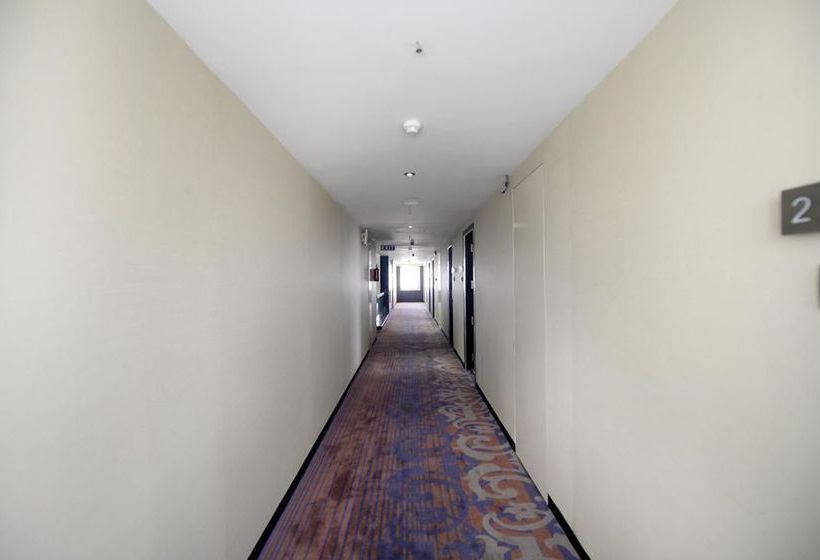 Hotel Oyo Premium Ramavarappadu Circle 6