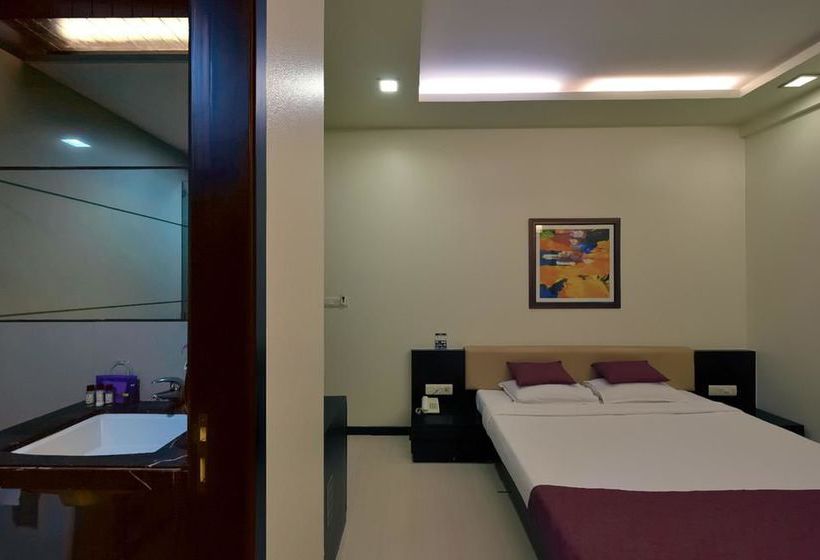 Hotel Oyo Premium Dumas Road 1