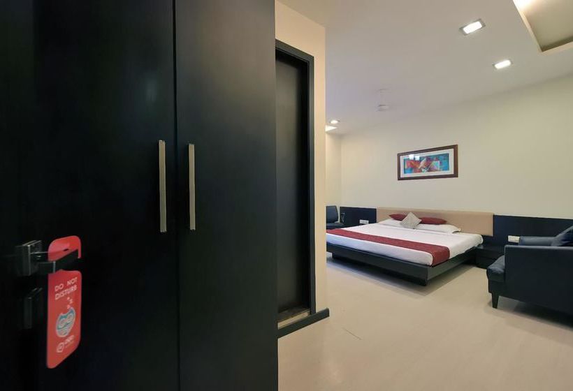 Hotel Oyo Premium Dumas Road 13