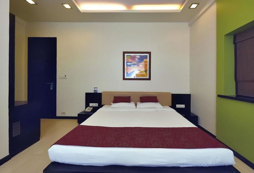 Hotel Oyo Premium Dumas Road 14