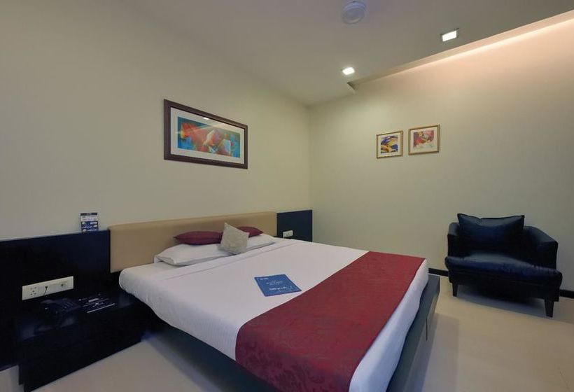 Hotel Oyo Premium Dumas Road 15