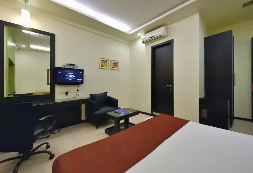 Hotel Oyo Premium Dumas Road 16