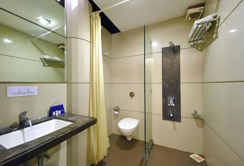 Hotel Oyo Premium Dumas Road 17