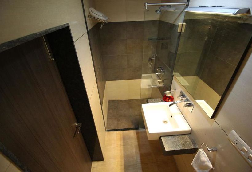 Hotel Oyo Rooms Rc Dutt Road 11